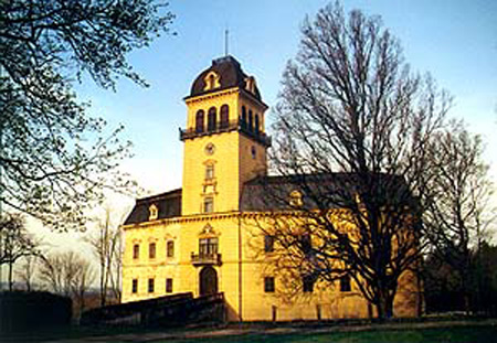 Schloss Tollet, Ende März 2002